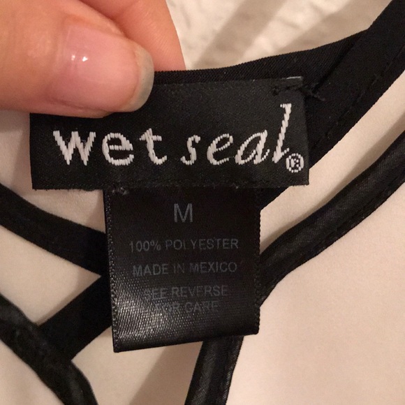 A blouse tank top. - Picture 2 of 3